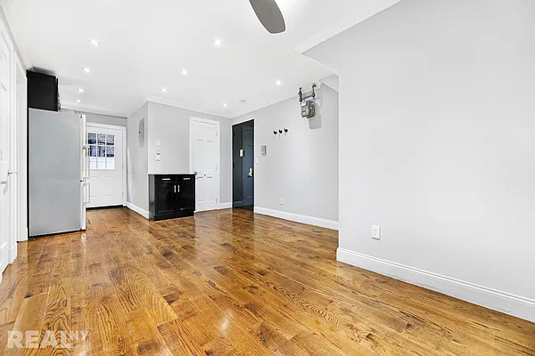 Rented by REAL New York | media 11