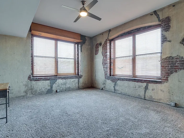 137 E G E Patterson Ave #202 — Photo 27