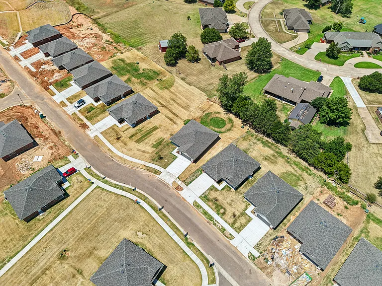 Enclave Estates — Photo 36