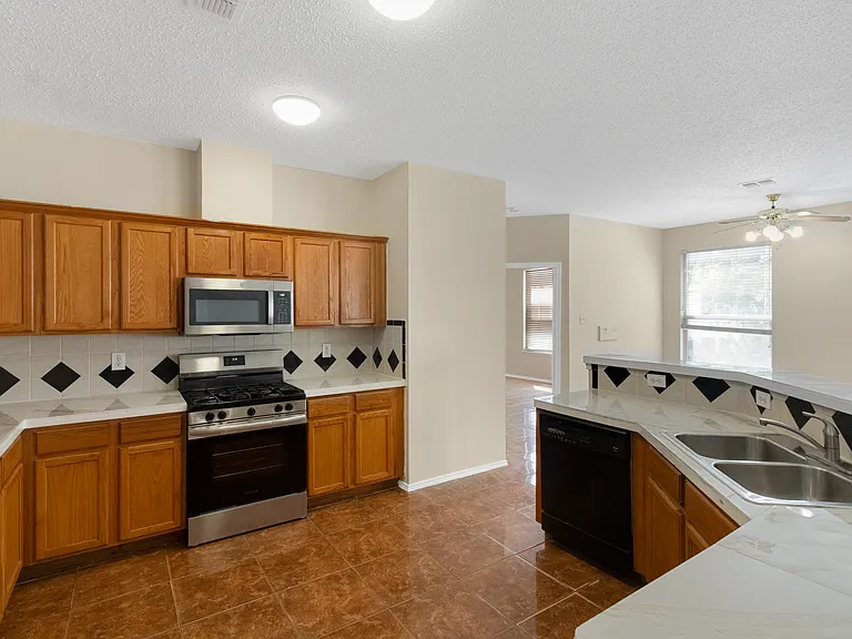 2 Watergrove Ct — Photo 13