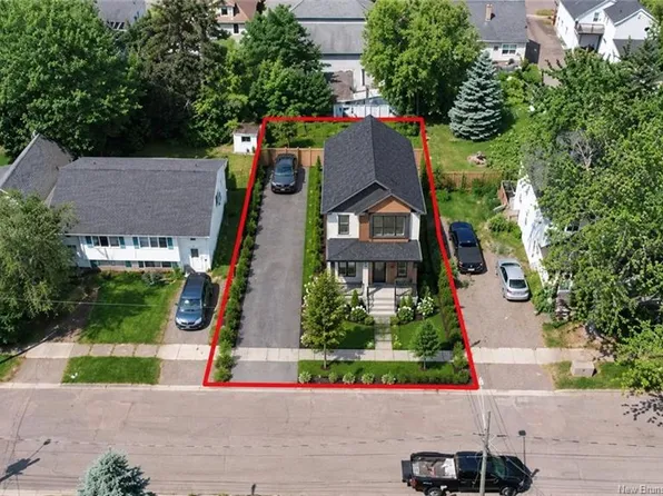 77 Cedar St, Moncton, NB E1C 7L3