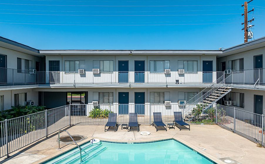 1st image of 1408 N Citrus Ave #14