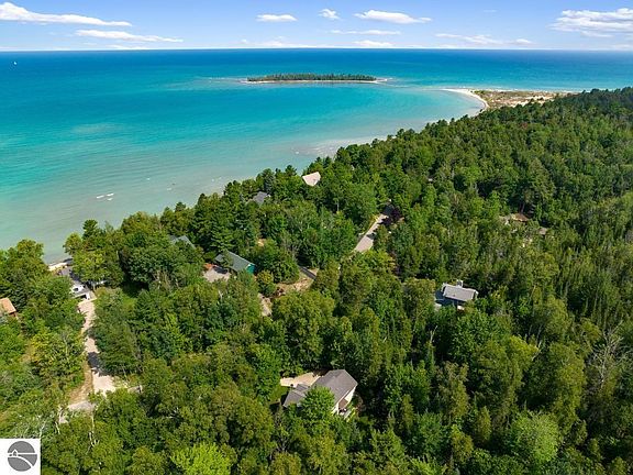 4th image of 4862 Lake Shore Dr