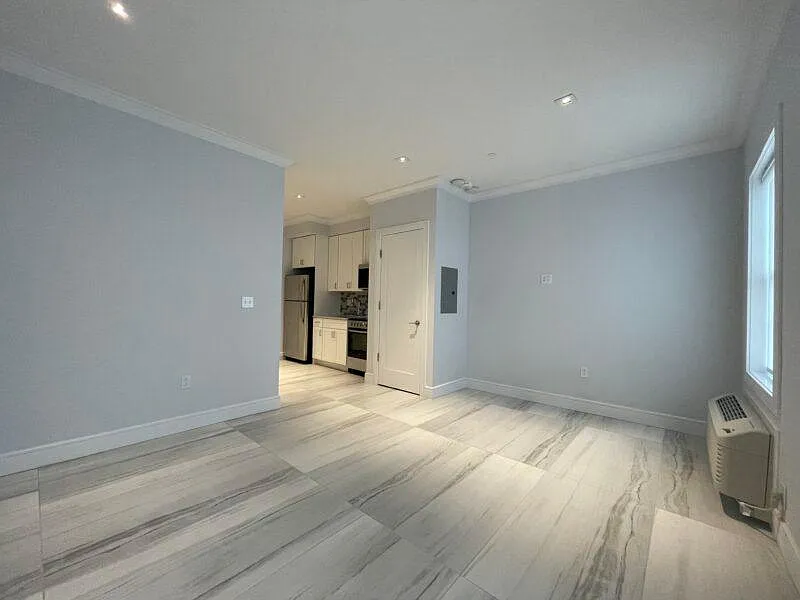 251 E Park Ave — Photo 4