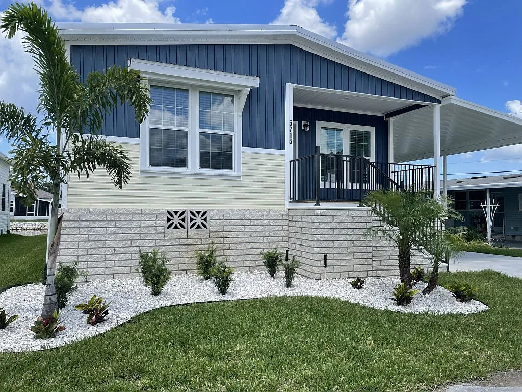 2 bed, 2.0 bath, 1669 sqft, $1,649 — Photo 1