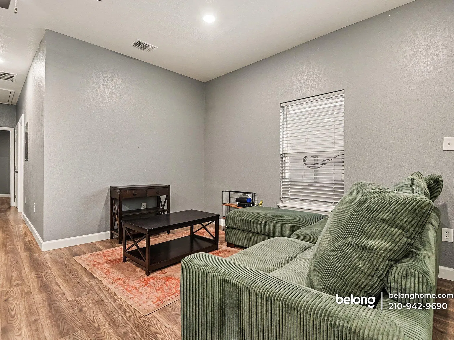 3 bed, 2.0 bath, 1100 sqft, $1,425 — Photo 3