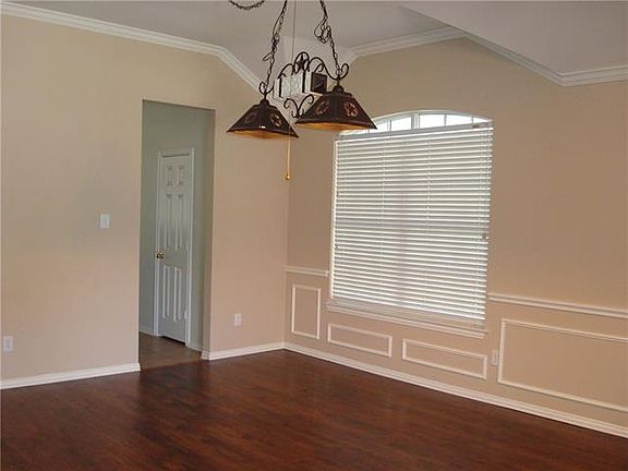 3rd image of 1431 McKenzie Ct