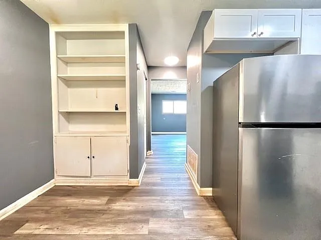 2 bed, 1.0 bath, 3556 sqft, $1,195 — Photo 3