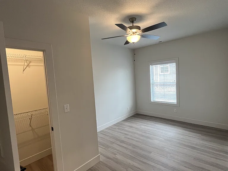 915 Green Mill Rd #2 — Photo 11