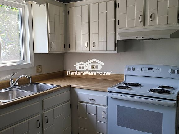 2nd image of 3112 Park Dr #1