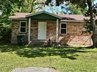 914 Birmingham St, Huntsville, TX 77320