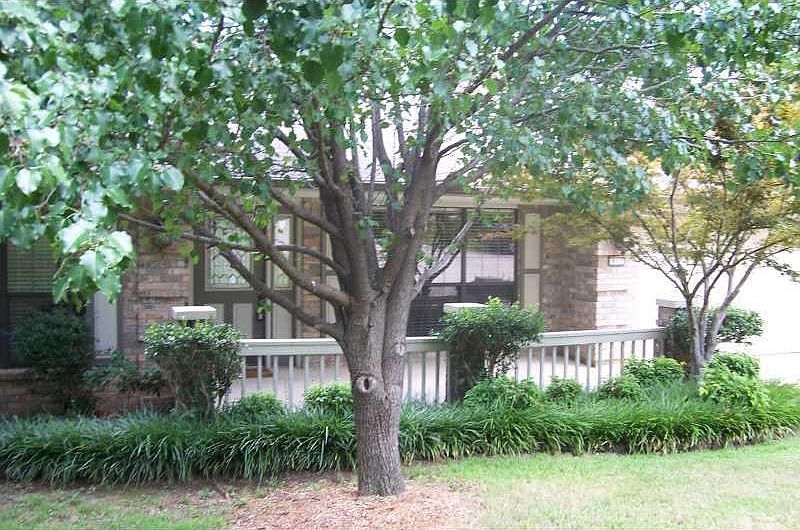 1st image of 912 N Hall Ave