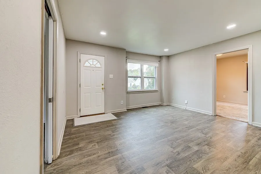 3 bed, 900 sqft, $1,650 — Photo 4