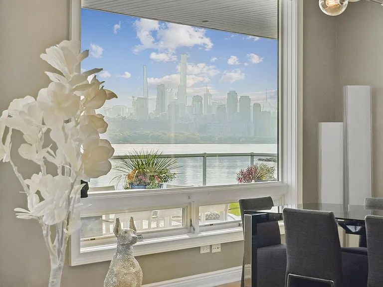 3 Somerset Ln #310 — Photo 8