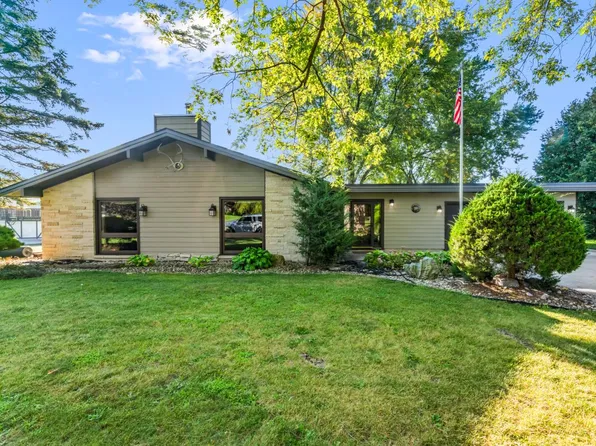 W279S8820 Lookout LANE, Mukwonago, WI 53149