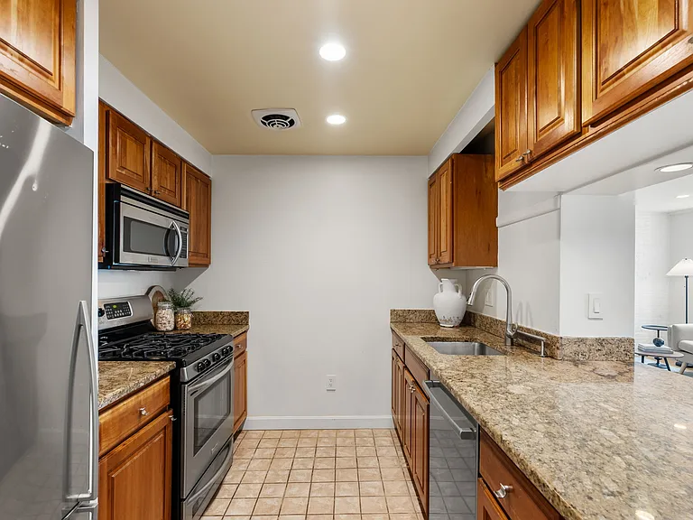 17 Bowdoin St #4AB — Photo 11