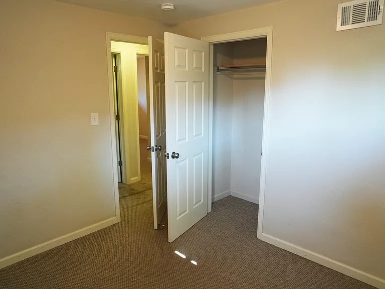 3513 N Columbine St — Photo 11