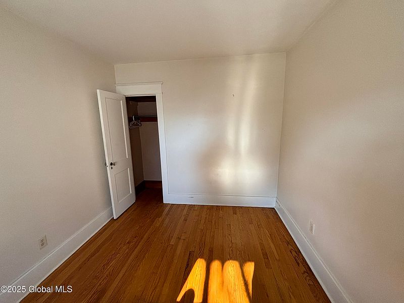 4th image of 73 Garfield Avenue