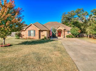 963 Lost Oak Dr, Guthrie, OK 73044
