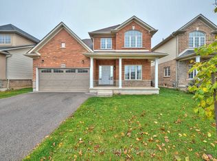 9204 White Oak Ave, Niagara Falls, ON L2G0G7