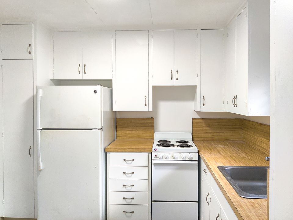 2nd image of 1080 Lunalilo St APT C