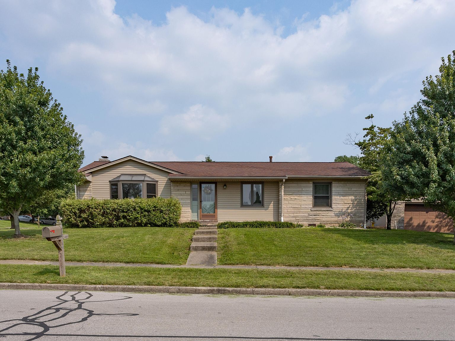 2432 Pierson Dr, Lexington, KY 40505 Zillow