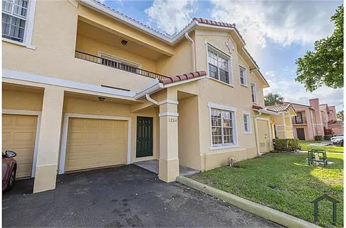 1204 Belmont Ln Photo 1