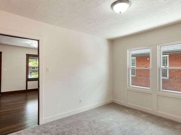 4th image of 227 E Hubbard Ave