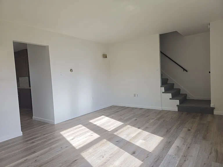 515 Poplar St — Photo 2
