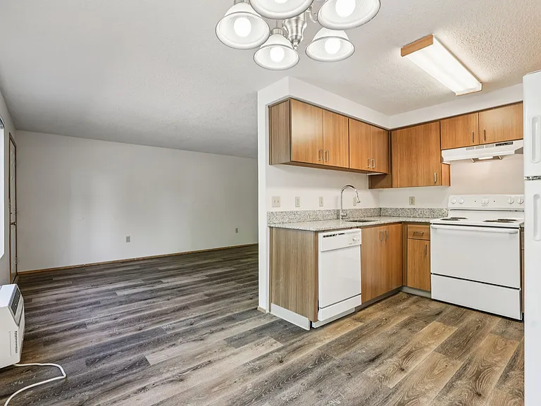 Madras Apartments — Photo 19