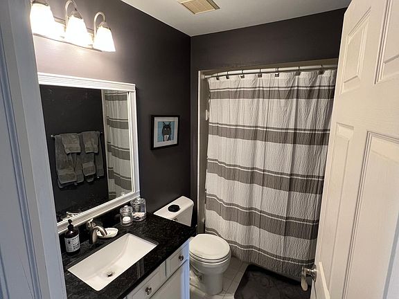 4th image of 129 E Bay Dr