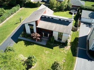 1431 Meadow Ln, Glenview, IL 60025