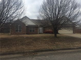 2403 Cardinal Ln, Poteau, OK 74953