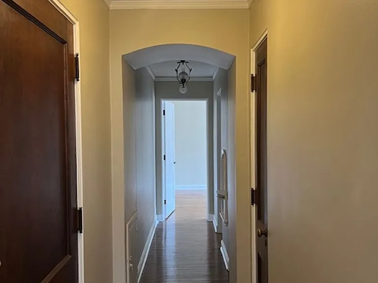 825 Edgewater Ave — Photo 9