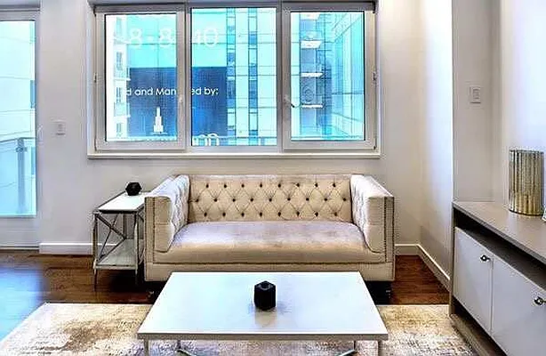 Sold by Winzone Realty Inc | media 11