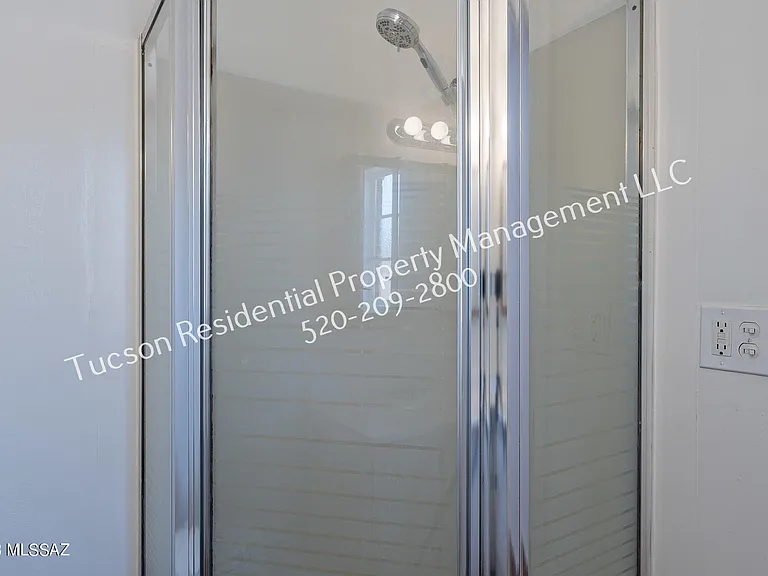826 E Water St — Photo 27