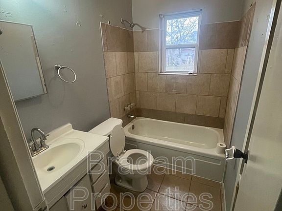 5th image of 605 N Beaumont St