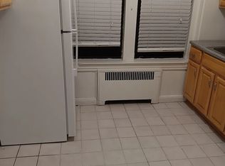 4045 201st St #26, Bayside, NY 11361