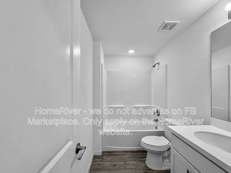 4303 NE 12th Ct — Photo 28