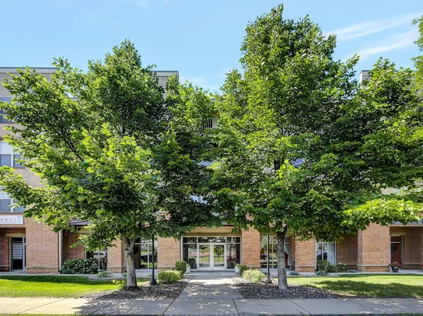 8201 Mayo Dr Unit 402, Madison, WI 53719