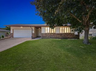 1131 Penkridge Dr, Iowa City, IA 52246