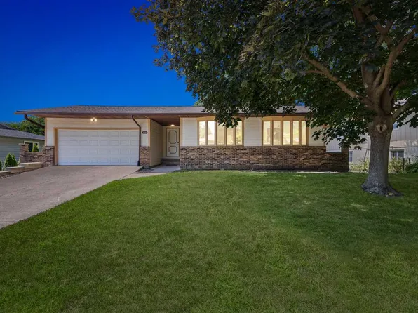 1131 Penkridge Dr, Iowa City, IA 52246