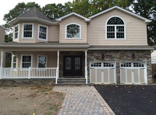 1428 Chapin Ave, Merrick, NY 11566