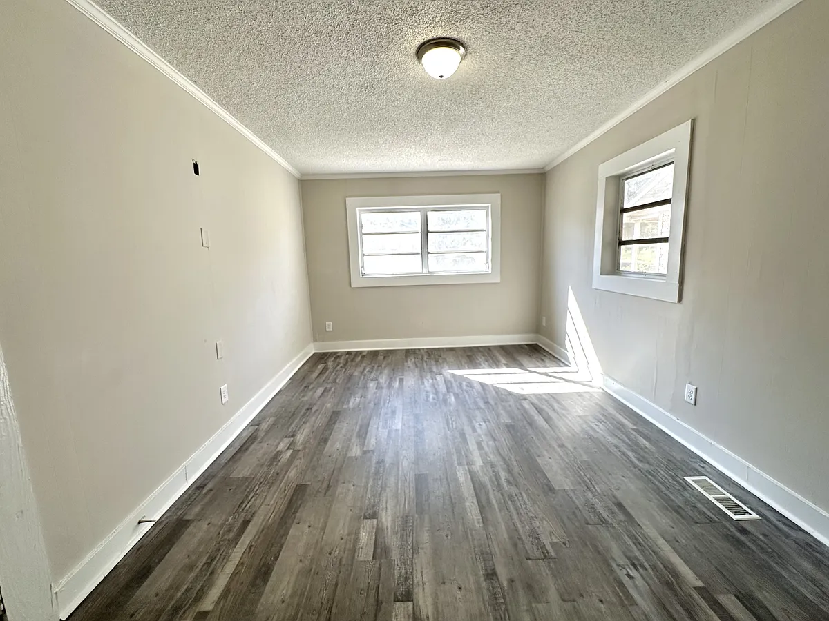 Building Photo - 304 52nd St