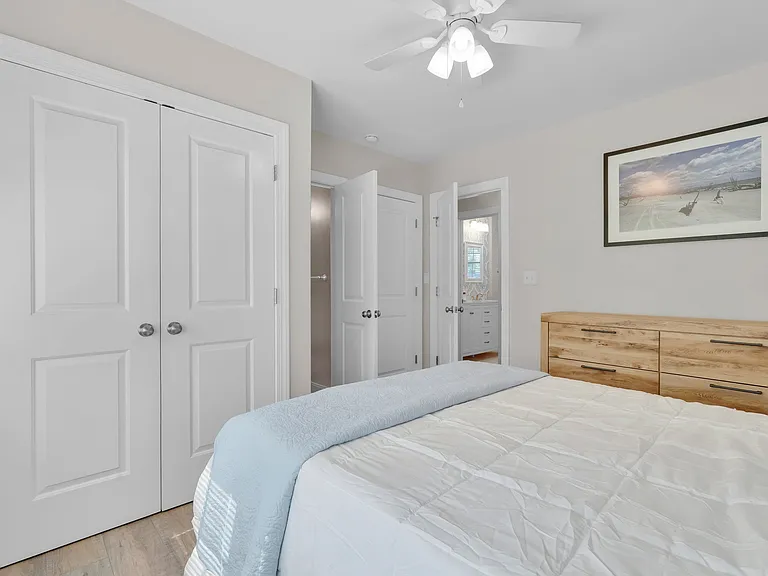 510 Center Dr E — Photo 15