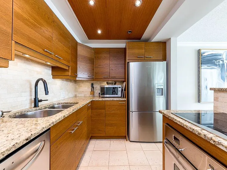 1675 Hornby St #304 — Photo 7