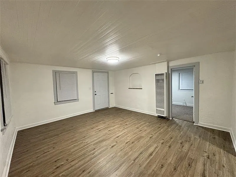2 bed, 980 sqft, $1,600 — Photo 1