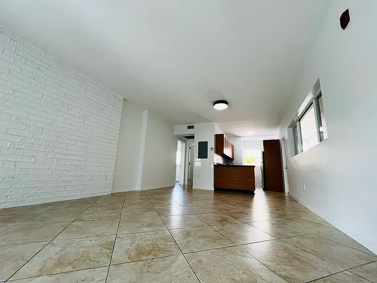 944 Bay Dr #12 — Photo 5