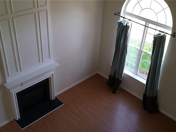4th image of 3938 Lake Meadow Dr