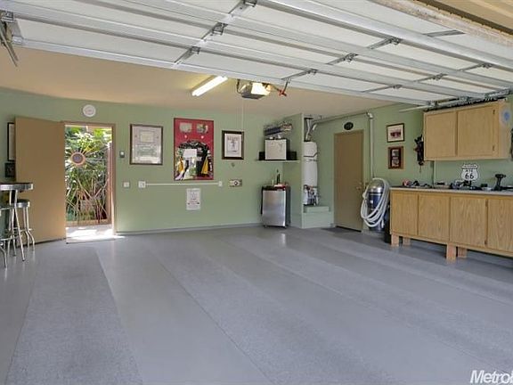 5th image of 2061 Quartz Hill Pl